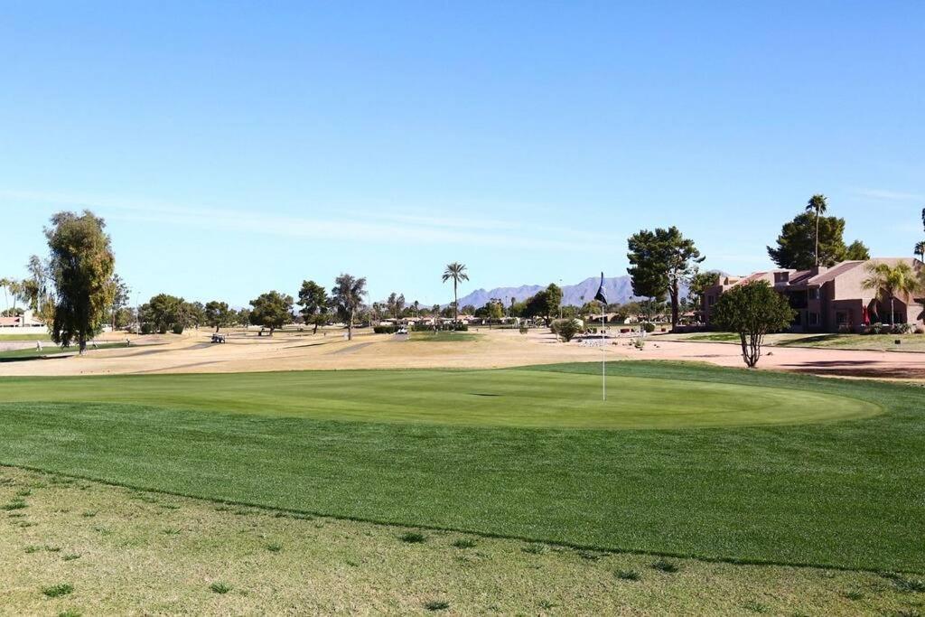 Swim, Hike, Golf, Shop, View Golfers Frm Ur Patio. Apartment Scottsdale Exterior photo